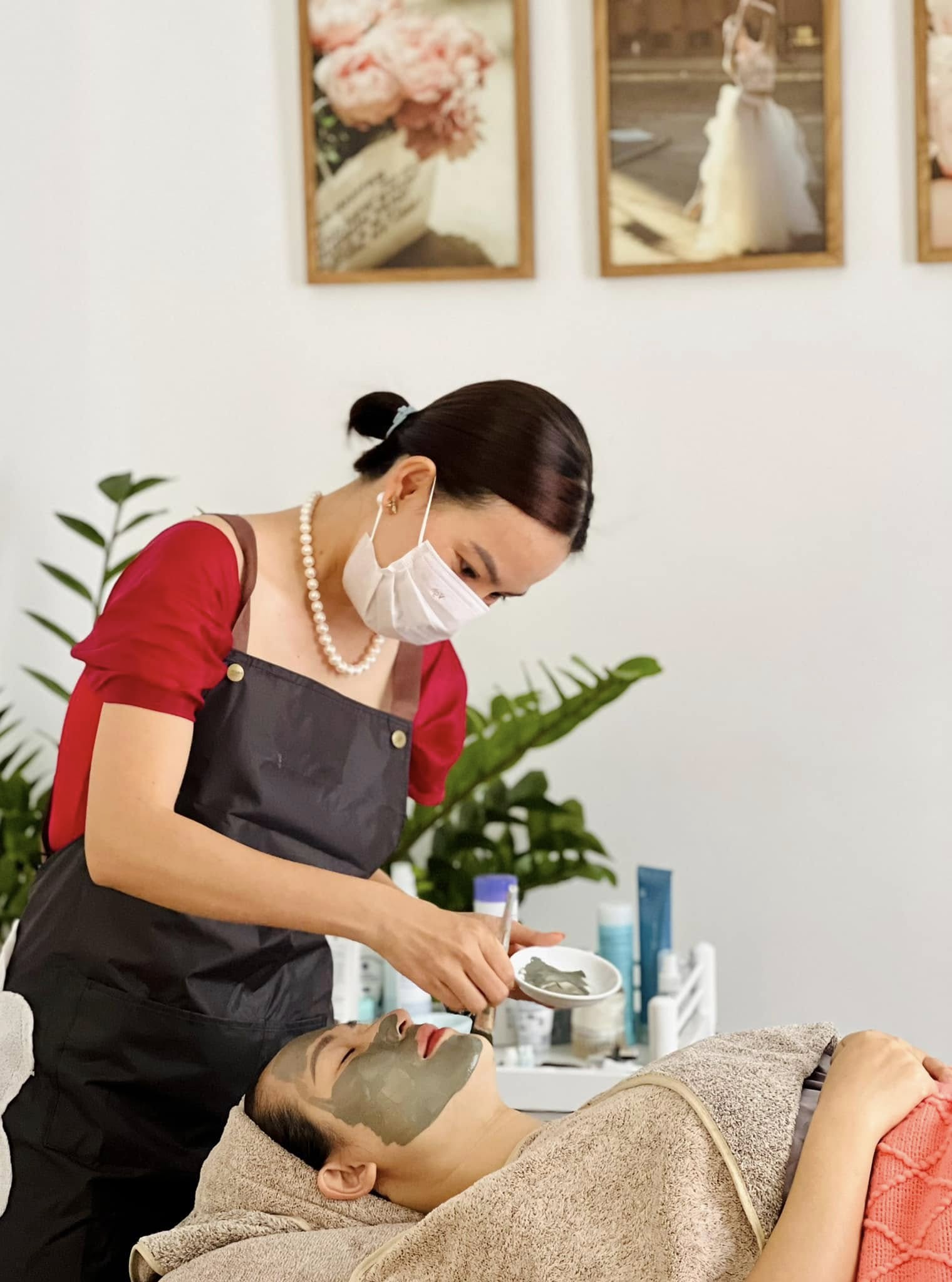 Kim đang thao tác Diện Chẩn