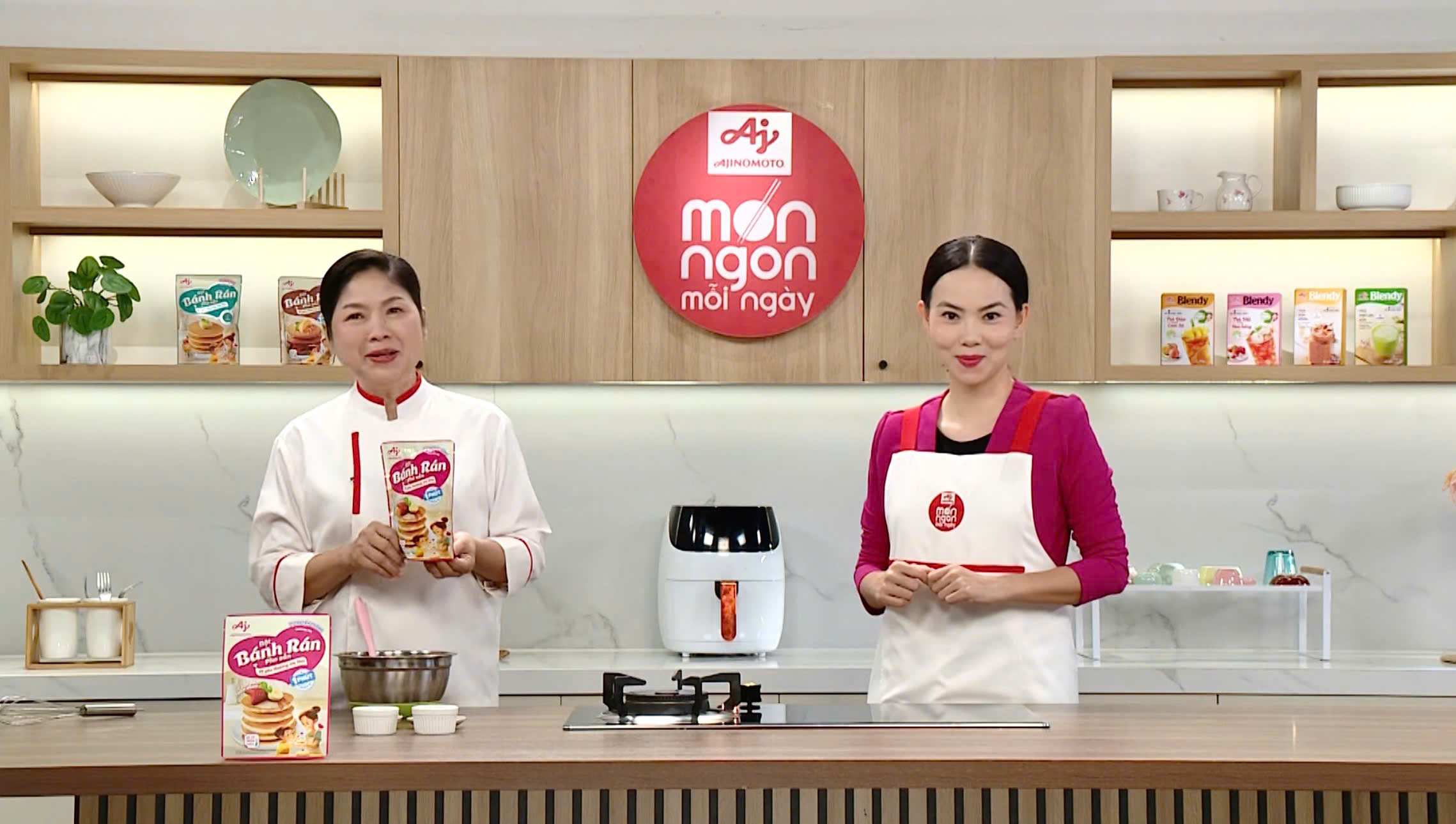 Kim làm MC Món Ngon Mỗi Ngày HTV7